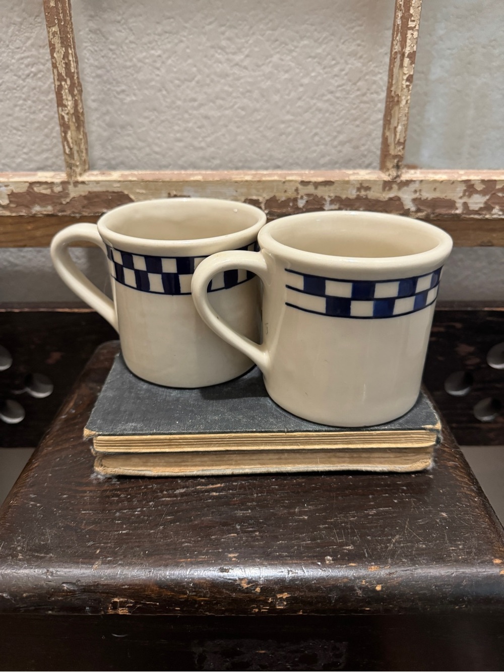 Vintage Classic Ceramic Check-Trim Coffee Mugs - Cream with Blue Trim